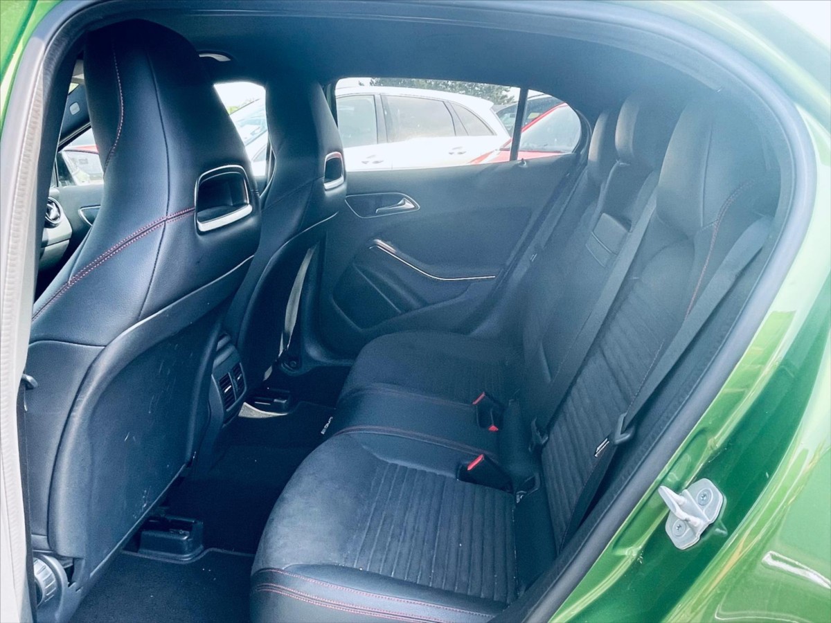 mercedes-benz-gla-2-0-220-4matic - 8