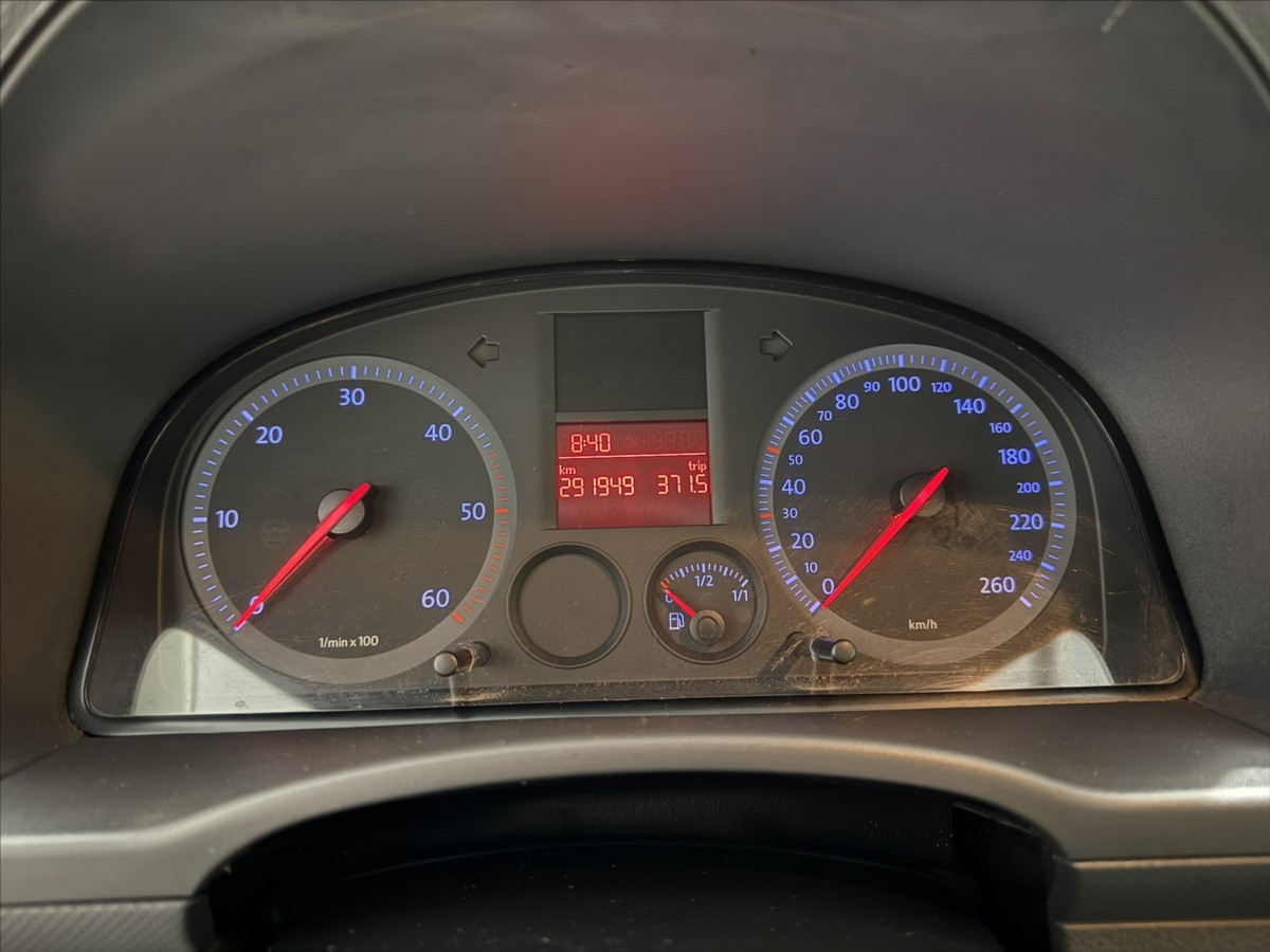 volkswagen-caddy-1-9-tdi-tazne-servis-stk-27 - 8