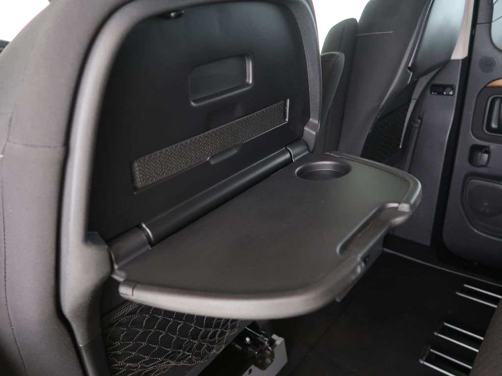 toyota-proace-2-0-d-4d-130kw-l1-family-nomad-cz-1maj - 9