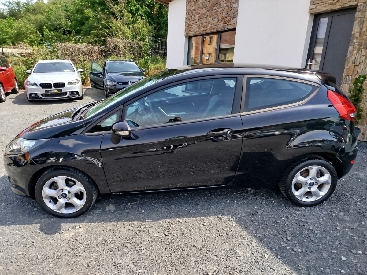 ford-fiesta-1-2-i-60kw-vyhrev-sedadel-okna - 2