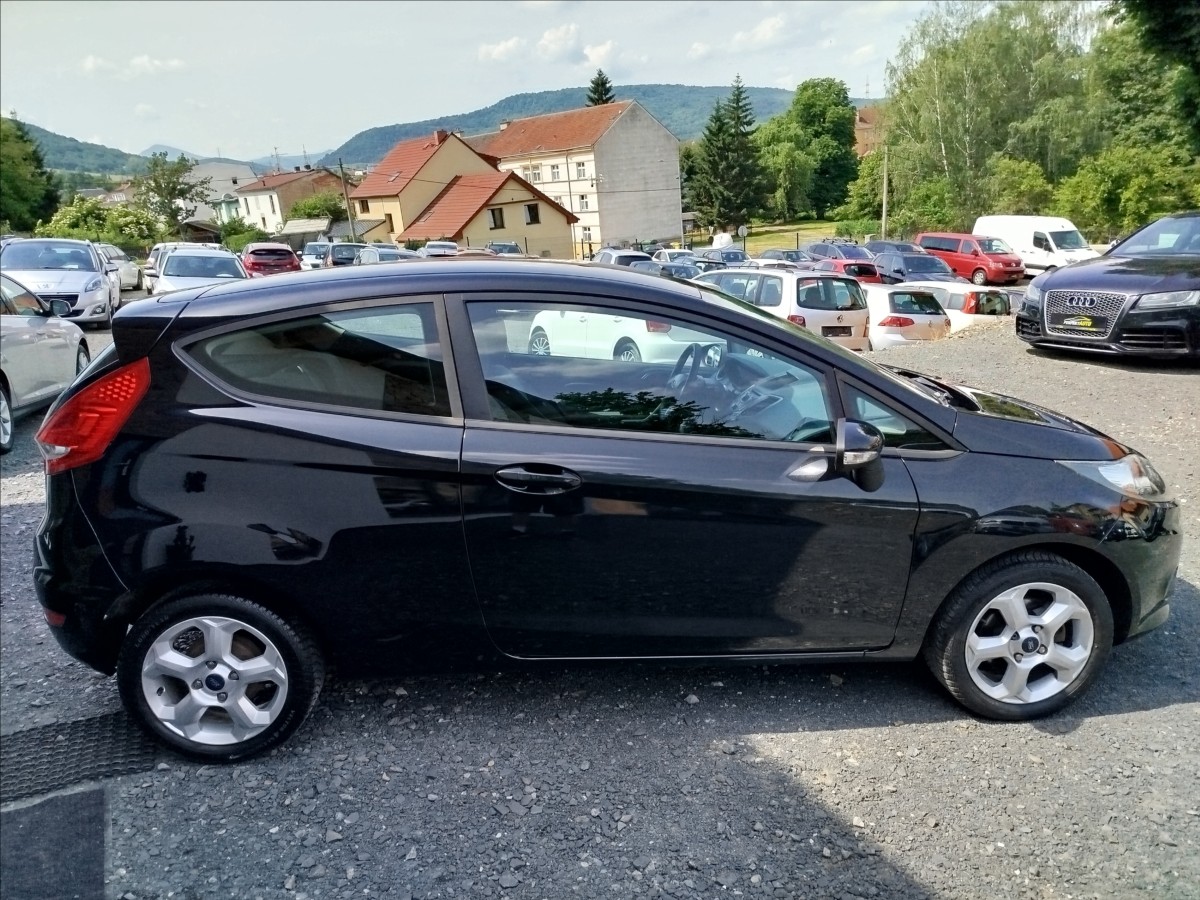 ford-fiesta-1-2-i-60kw-vyhrev-sedadel-okna - 6