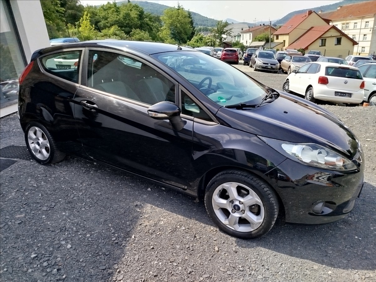 ford-fiesta-1-2-i-60kw-vyhrev-sedadel-okna - 7