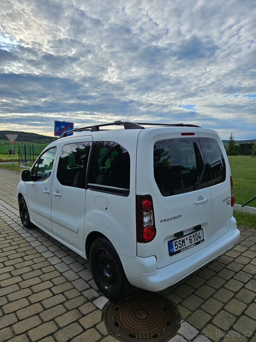 peugeot-partner-tepee-1-6-s-kempovaci-vestavbou - 4