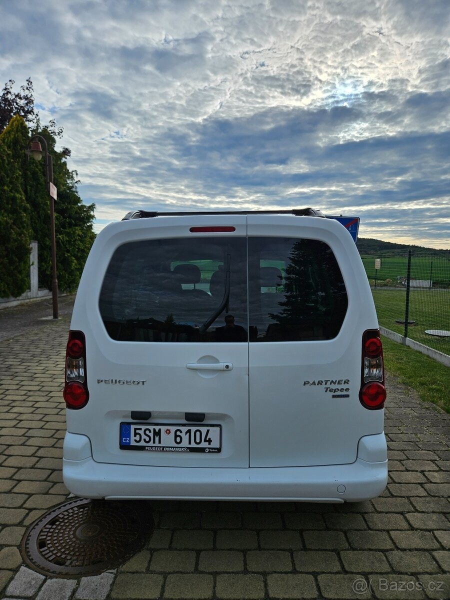 peugeot-partner-tepee-1-6-s-kempovaci-vestavbou - 5