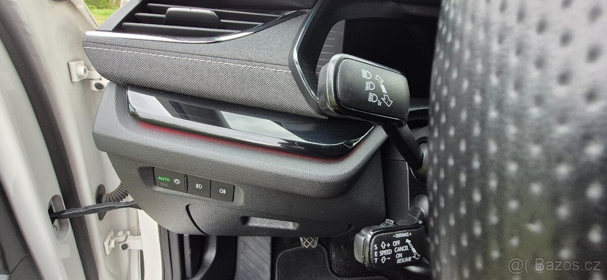skoda-octavia-1-5-tsi-110-kw-r-v-2022 - 6