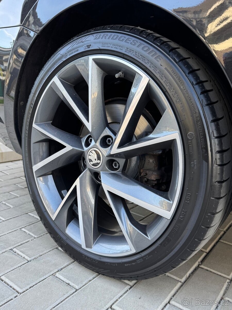 skoda-superb-2-0-10-2022-diesel - 4