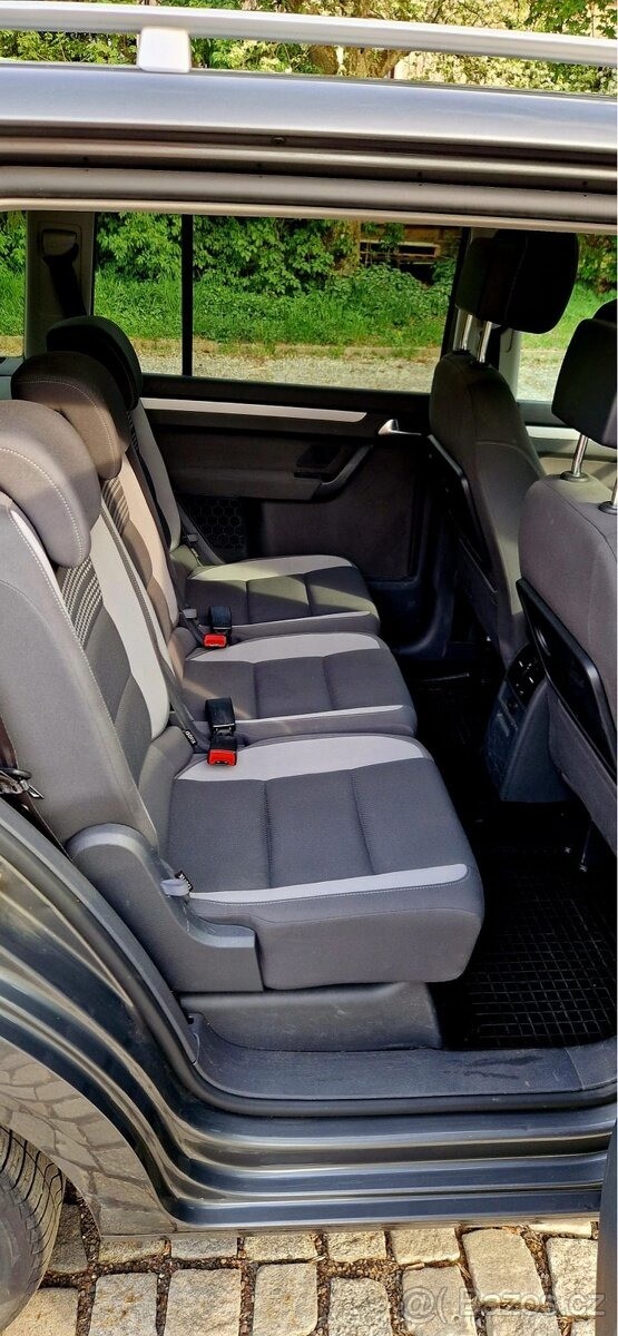 volkswagen-touran-2-0-life-tdi-dsg-7-2013 - 4