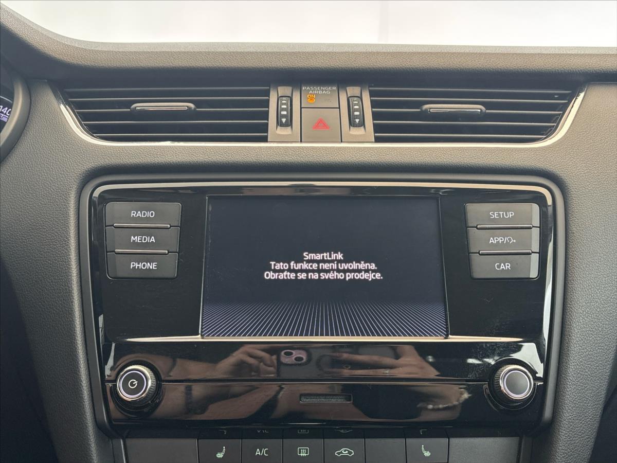 skoda-octavia-1-4-tsi-ambition-7dsg - 7