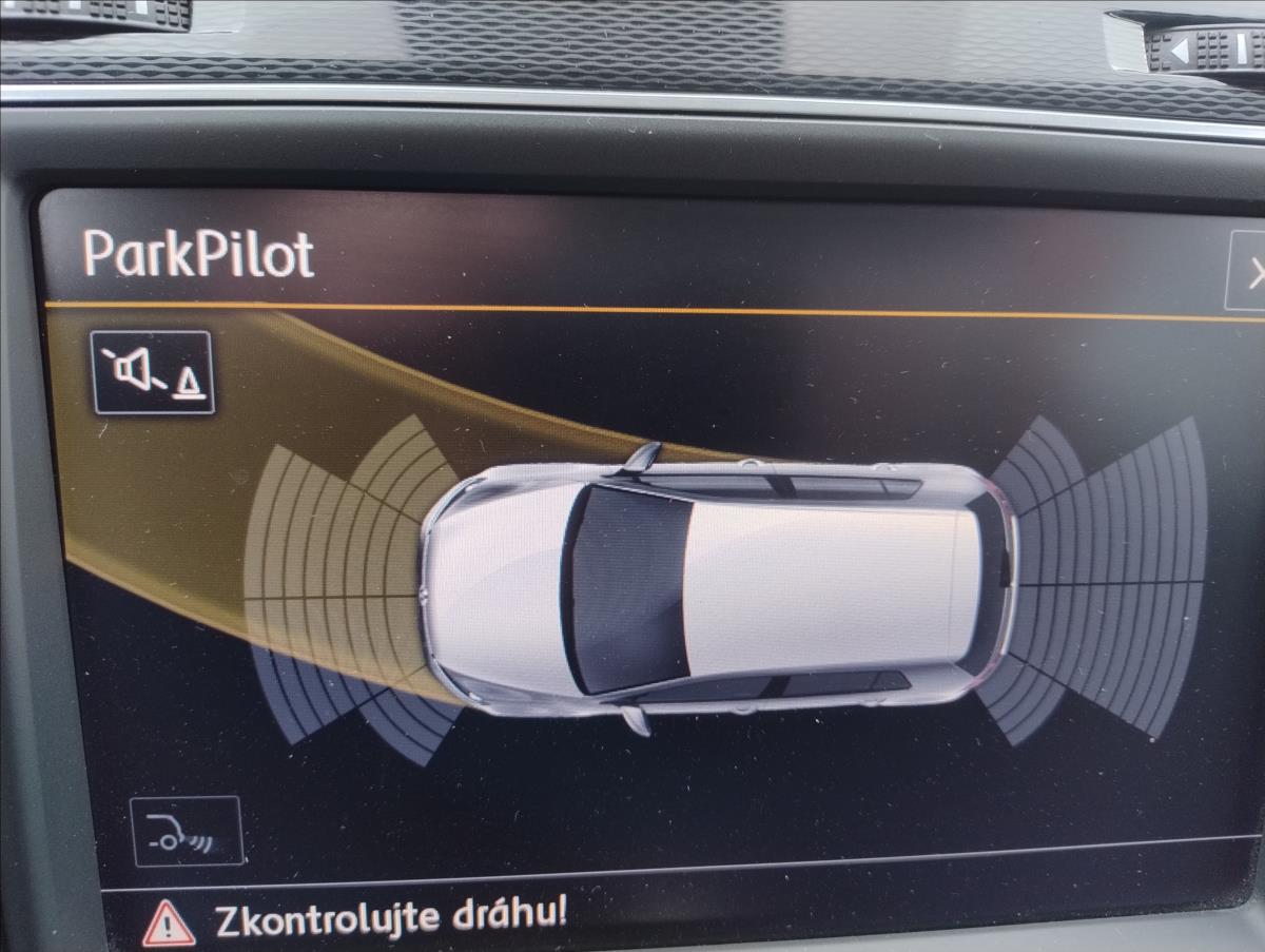 volkswagen-golf-2-0-tdi-gtd-dsg-panorama - 8