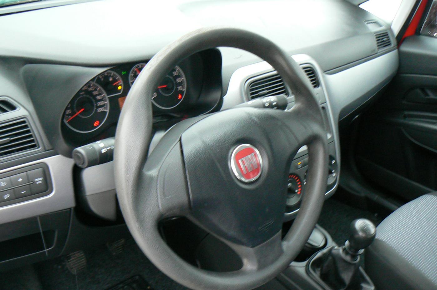 fiat-grande-punto-1-2-8v - 9