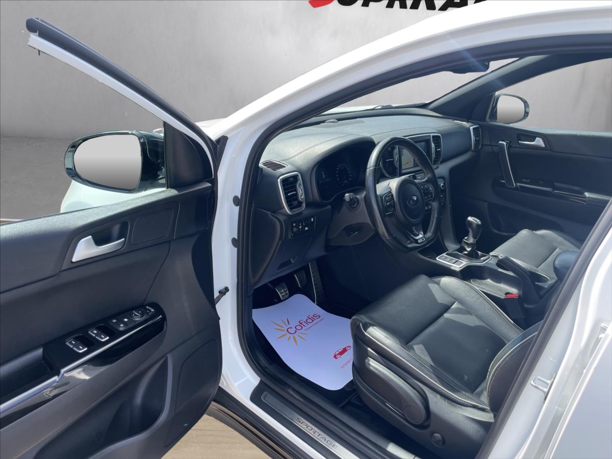 kia-sportage-2-0-crdi-4x4-6q-gt-line-navi-kuze-kamera-panorama-tz-servisni-historie-po-servise - 8
