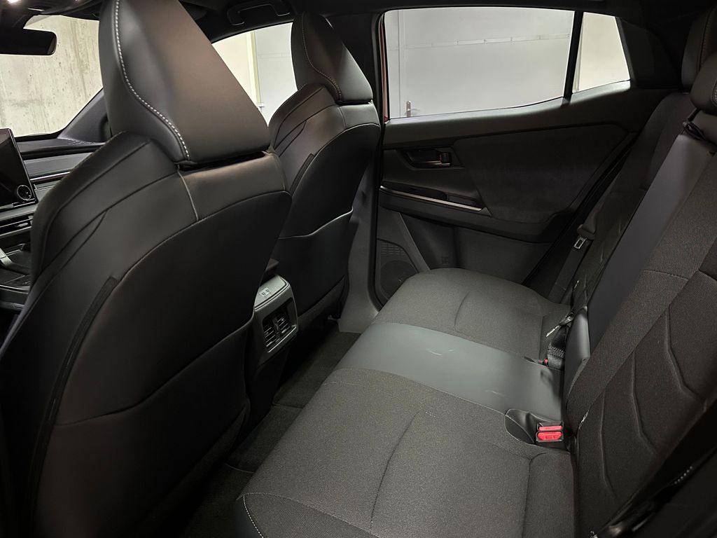 toyota-c-hr-bev-224k-77kwh-style-dynamic - 9