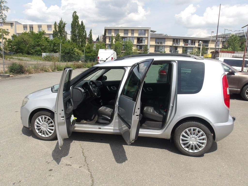 skoda-roomster-1-6i-automat - 3