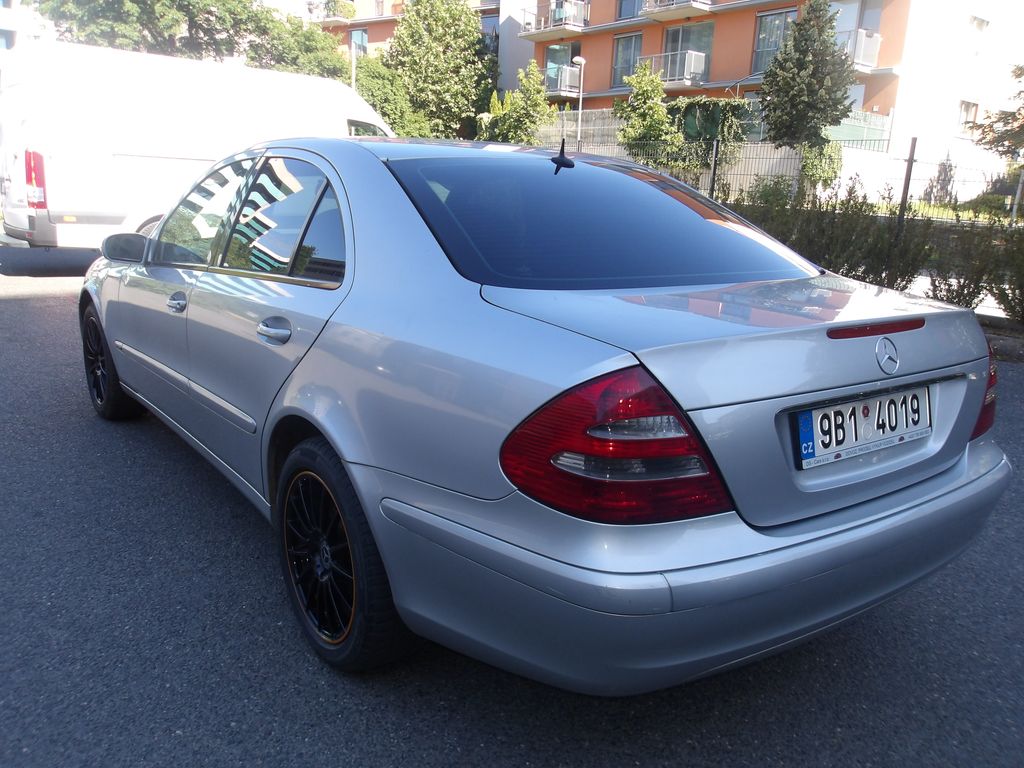 mercedes-benz-tridy-e-2-2cdi - 9