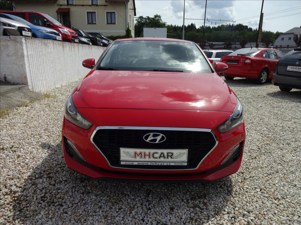 hyundai-i30-1-4-t-gdi-103-kw-fastback - 1