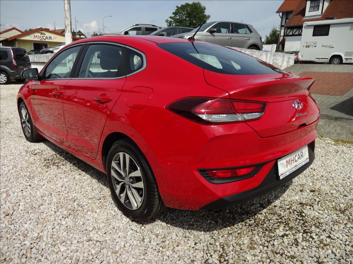 hyundai-i30-1-4-t-gdi-103-kw-fastback - 4
