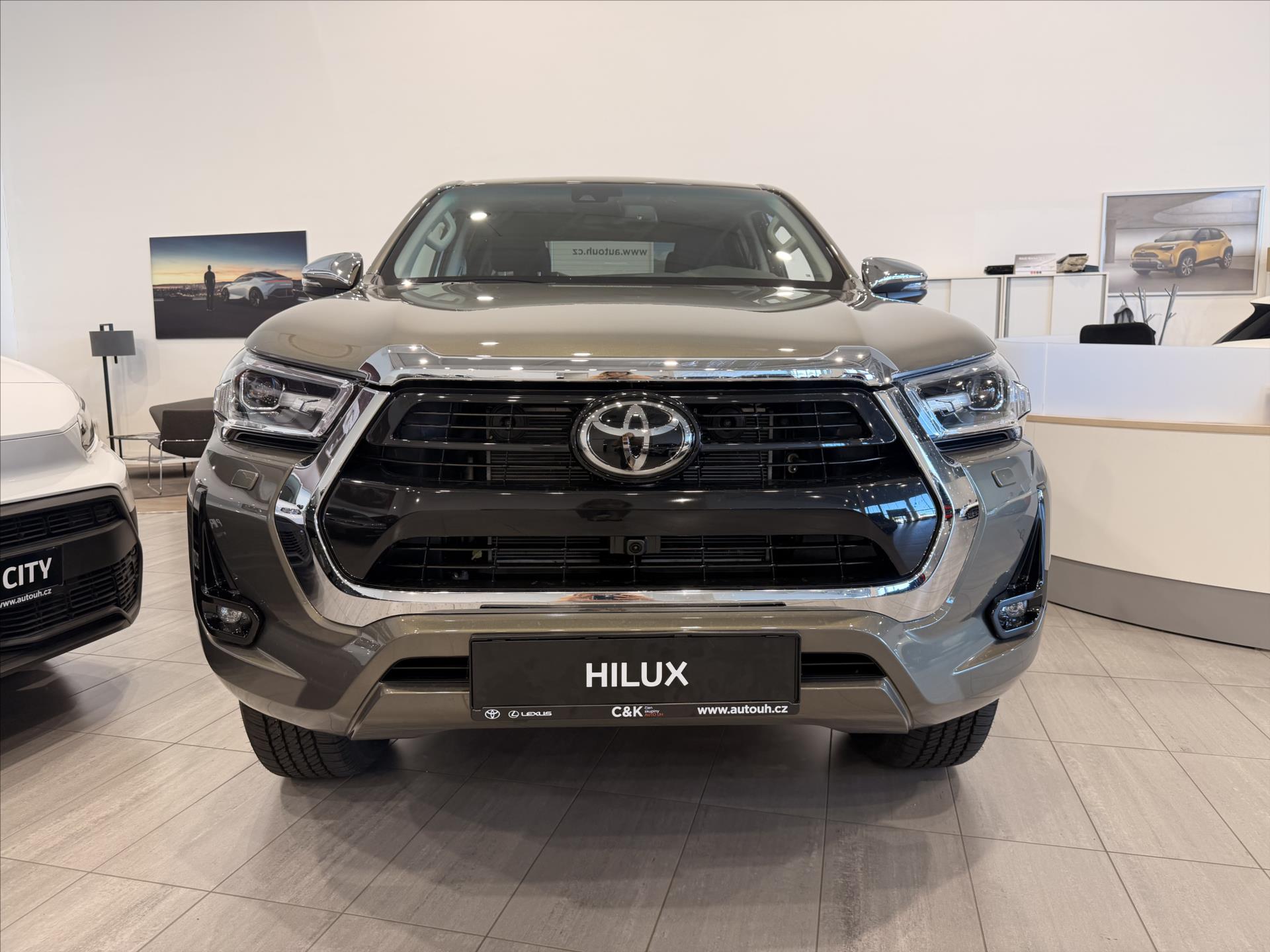 toyota-hilux-2-8-executive-double-cab-diesel-6at - 6