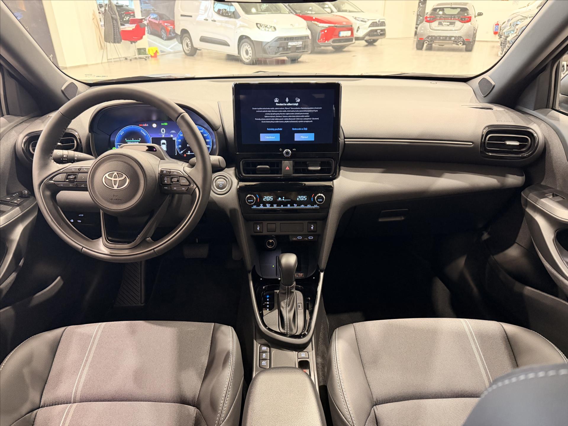 toyota-yaris-cross-1-5-executive-monotone-130k-hybrid - 6