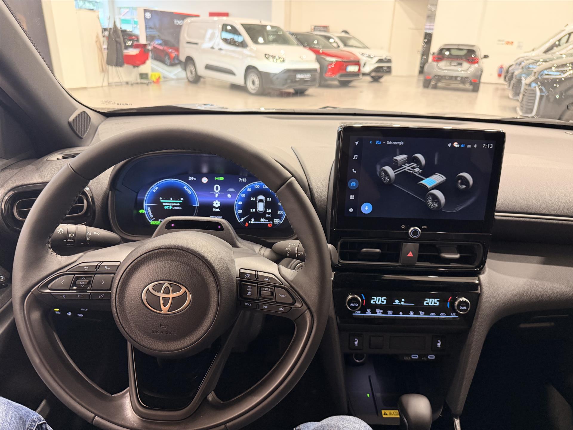 toyota-yaris-cross-1-5-executive-monotone-130k-hybrid - 9