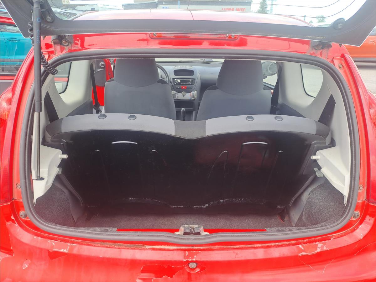 peugeot-107-1-0-i - 8