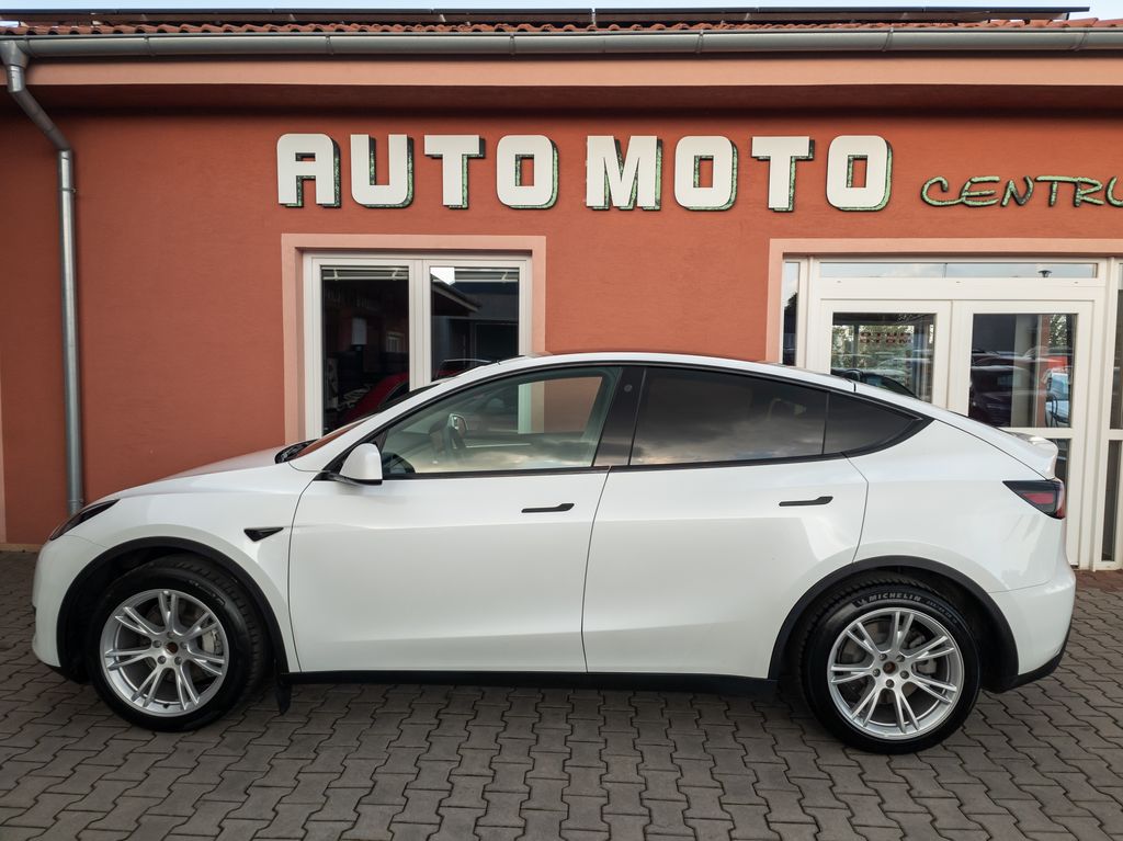tesla-model-y-standard-plus-rwd-220kw-soh-95 - 4