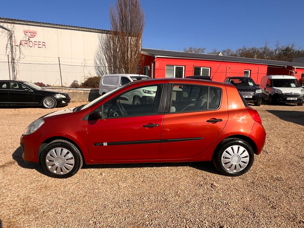 renault-clio-1-5dci-63kw-klima-nova-stk - 1