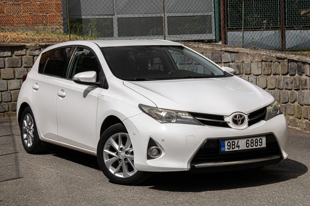 toyota-auris - 2