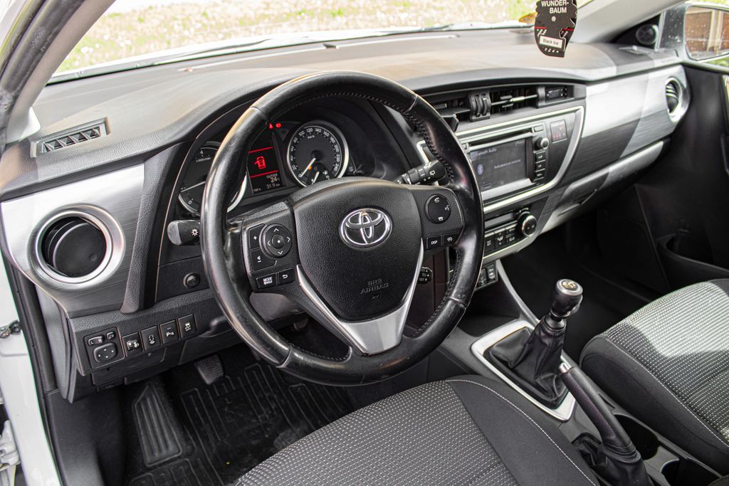 toyota-auris - 7