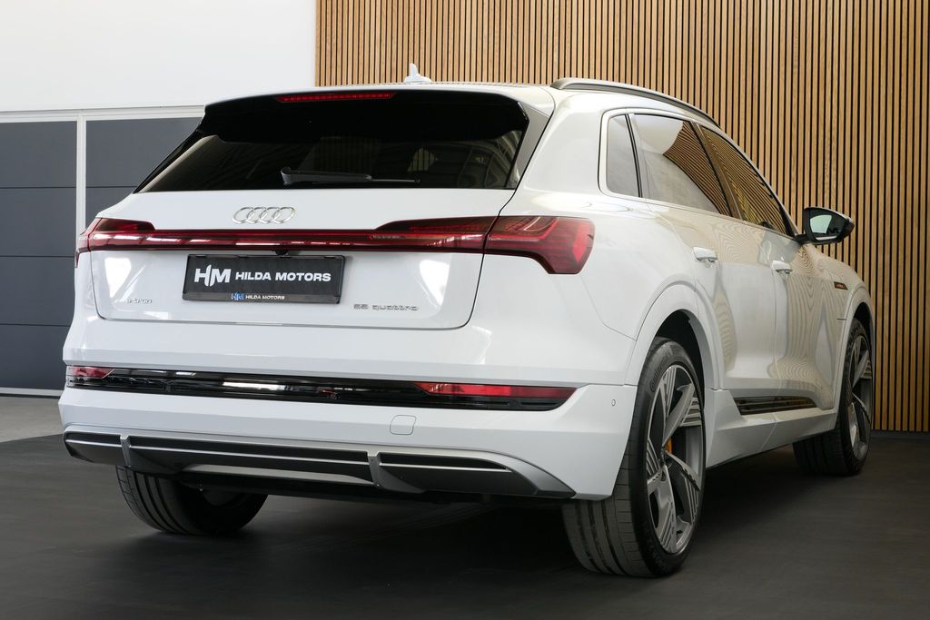 audi-e-tron-55-300kw-sline-b-o-pano-zaruka - 4