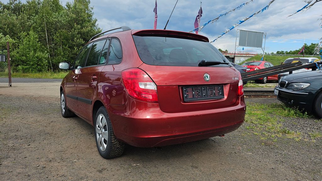 skoda-fabia-1-2i-12v-kombi-ambiente - 4