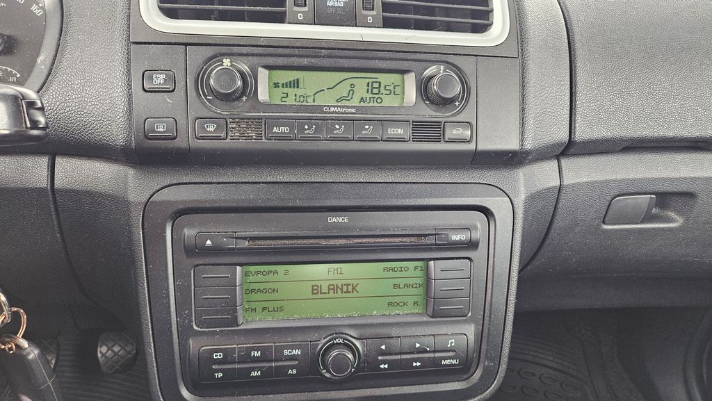 skoda-fabia-1-4i-16v-elegance - 9