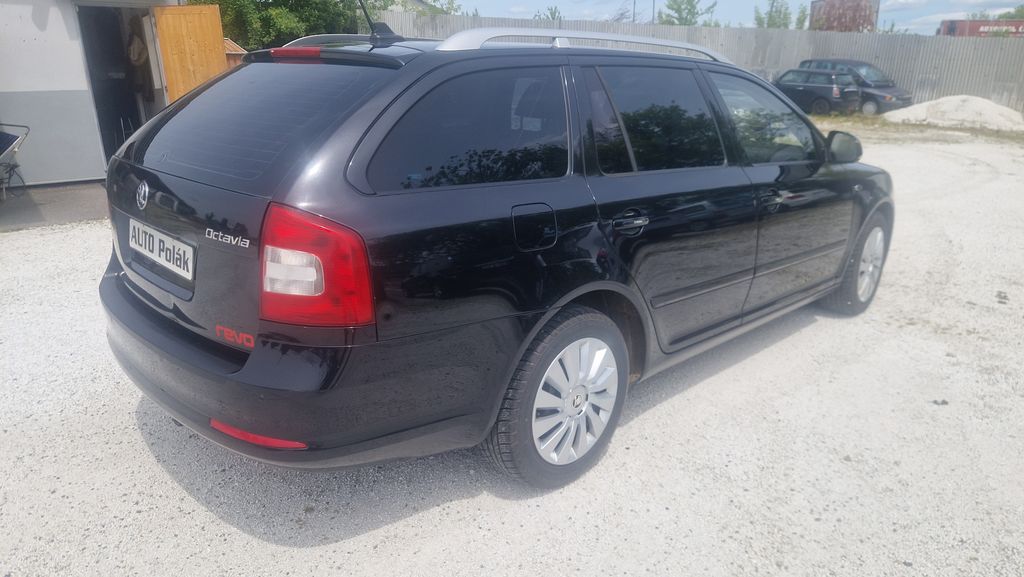 skoda-octavia-1-8-i-16v - 4