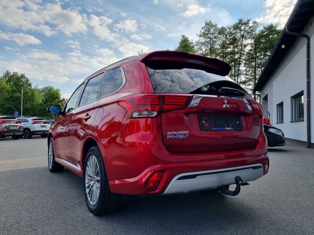 mitsubishi-outlander-2-4-phev-4x4 - 2