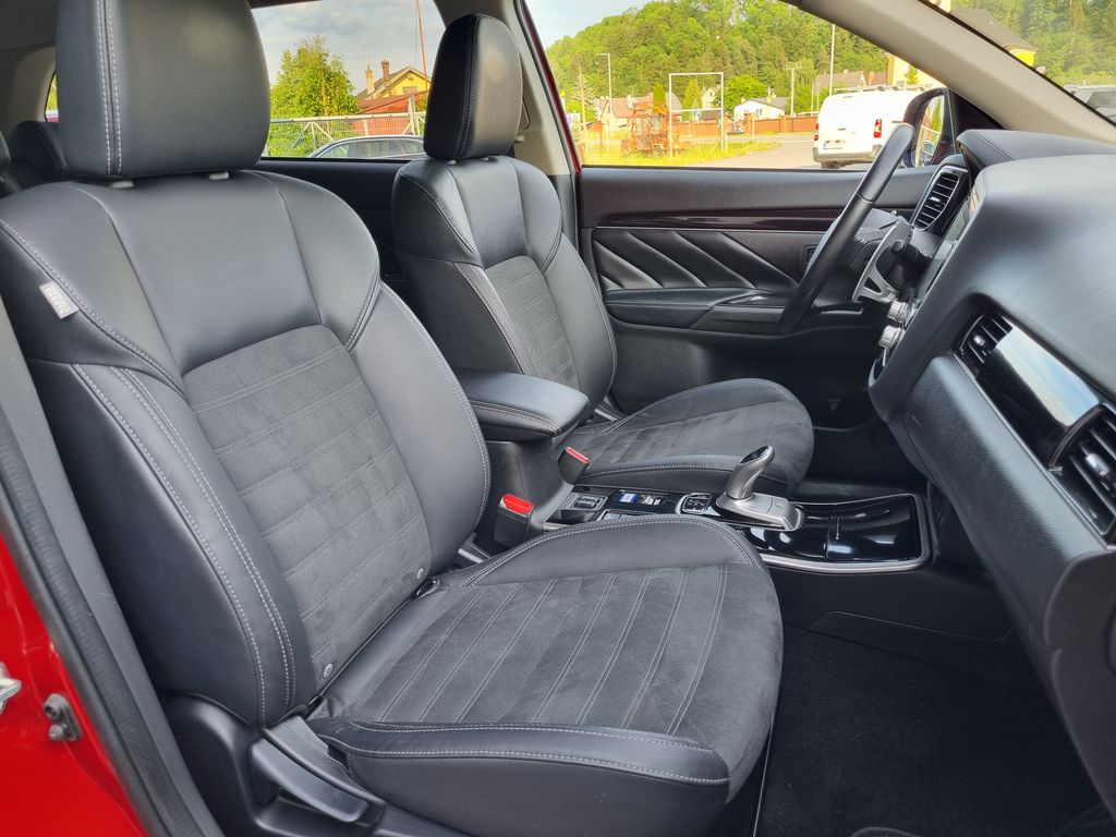 mitsubishi-outlander-2-4-phev-4x4 - 9