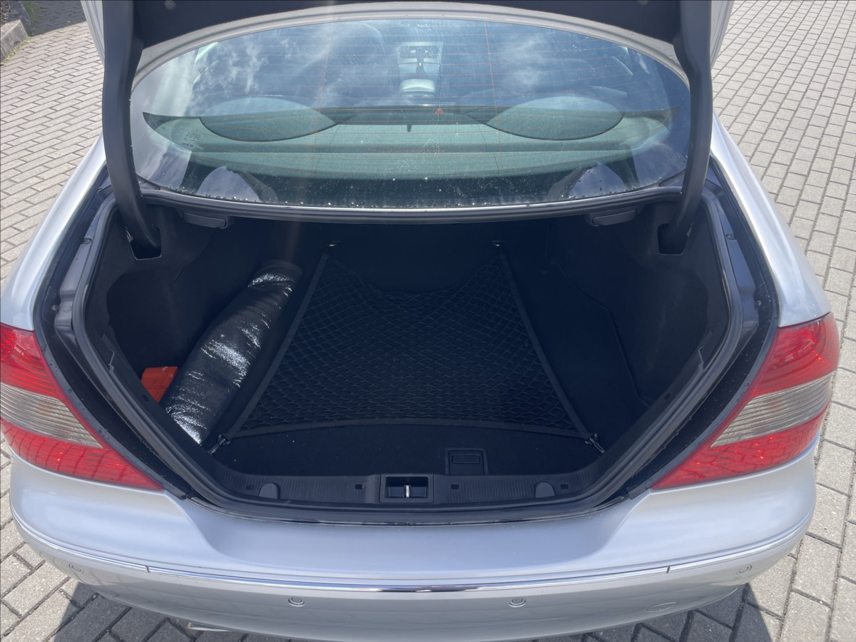 mercedes-benz-clk-3-0-i-v6-170kw-ambiente-top-stav-nove-rozvody - 8