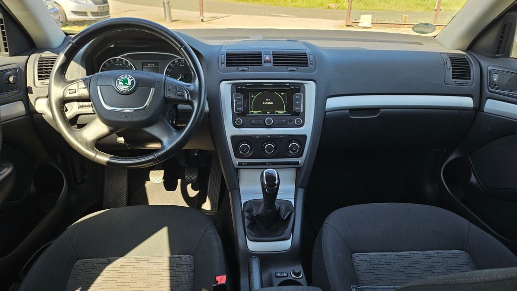 skoda-octavia-1-6-tdi-cr-ambiente-kombi - 8