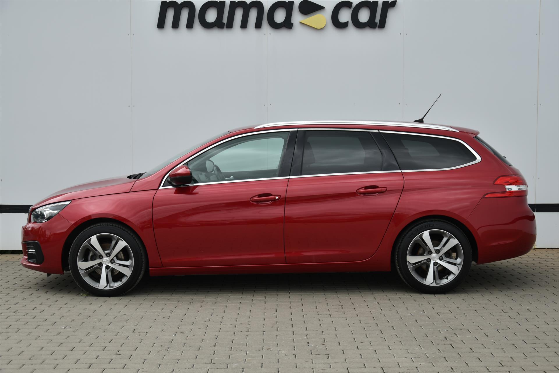 peugeot-308-1-5-hdi-96kw-allure-1-maj-cr - 3
