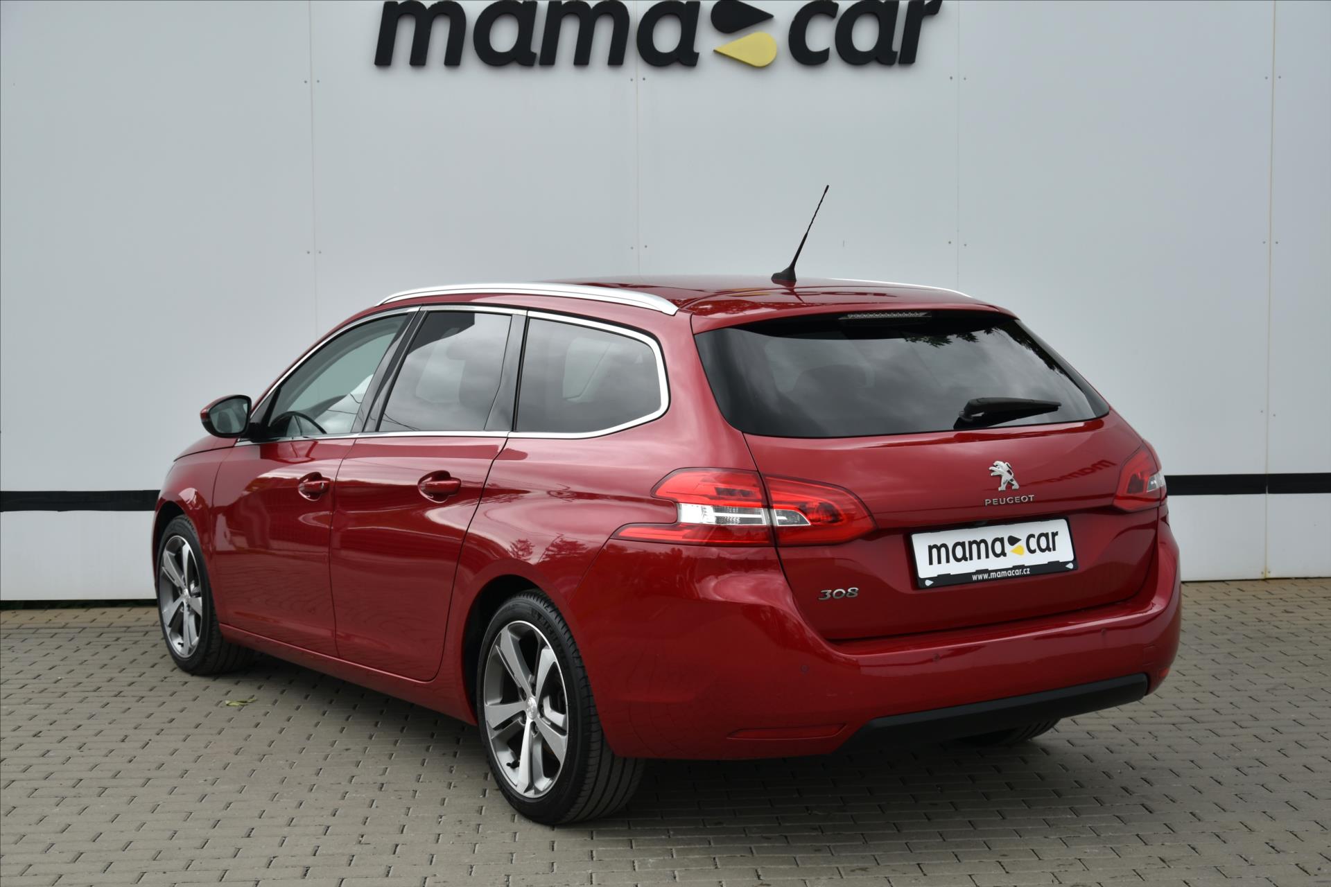 peugeot-308-1-5-hdi-96kw-allure-1-maj-cr - 4