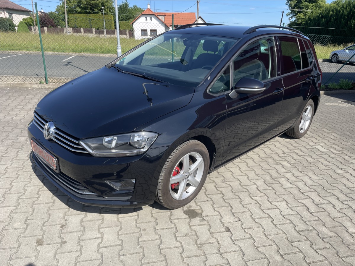 volkswagen-golf-sportsvan-2-0-tdi-110-kw-webasto-1-majitel-pekne - 2