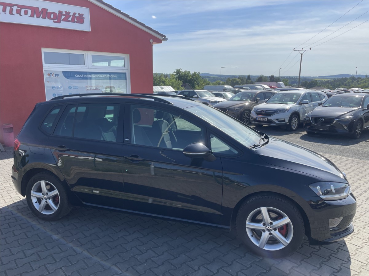 volkswagen-golf-sportsvan-2-0-tdi-110-kw-webasto-1-majitel-pekne - 6