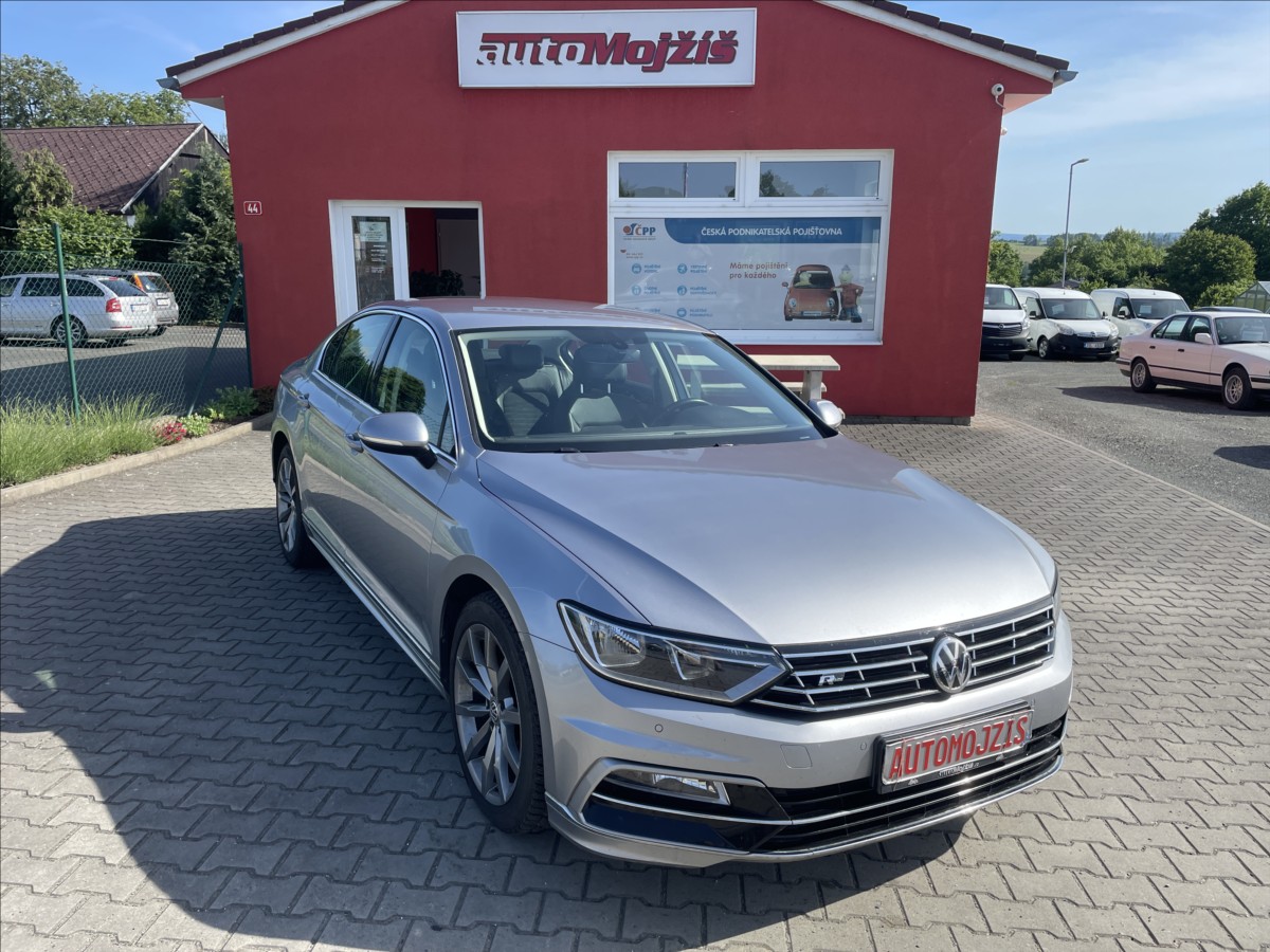 Volkswagen Passat 2,0 TDI R-LINE DSG 110 kW ČR DIGIKLIMA