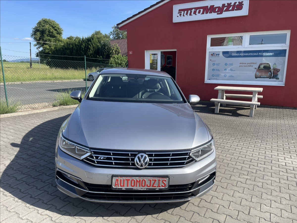 volkswagen-passat-2-0-tdi-r-line-dsg-110-kw-cr-digiklima - 1