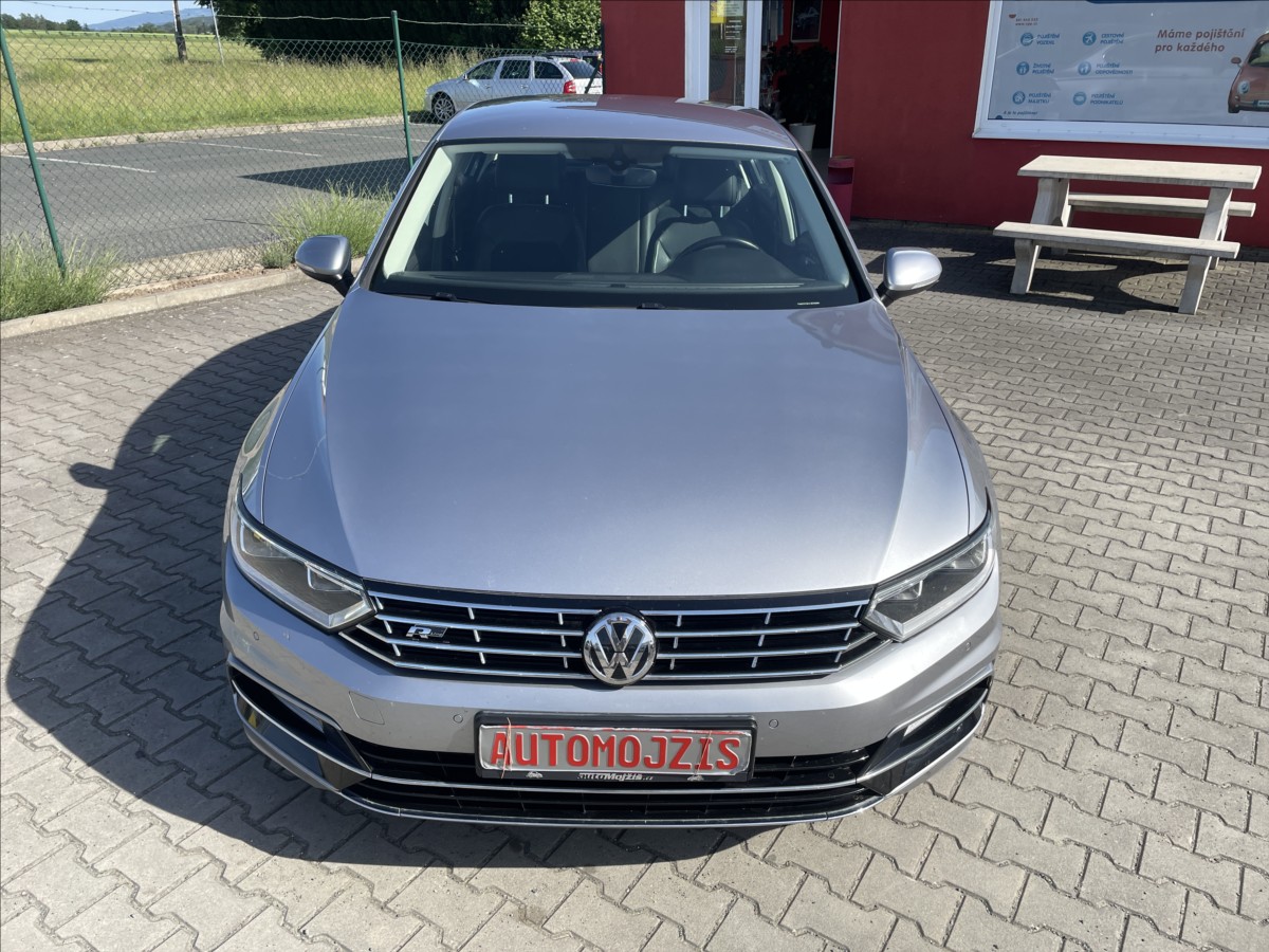 volkswagen-passat-2-0-tdi-r-line-dsg-110-kw-cr-digiklima - 2