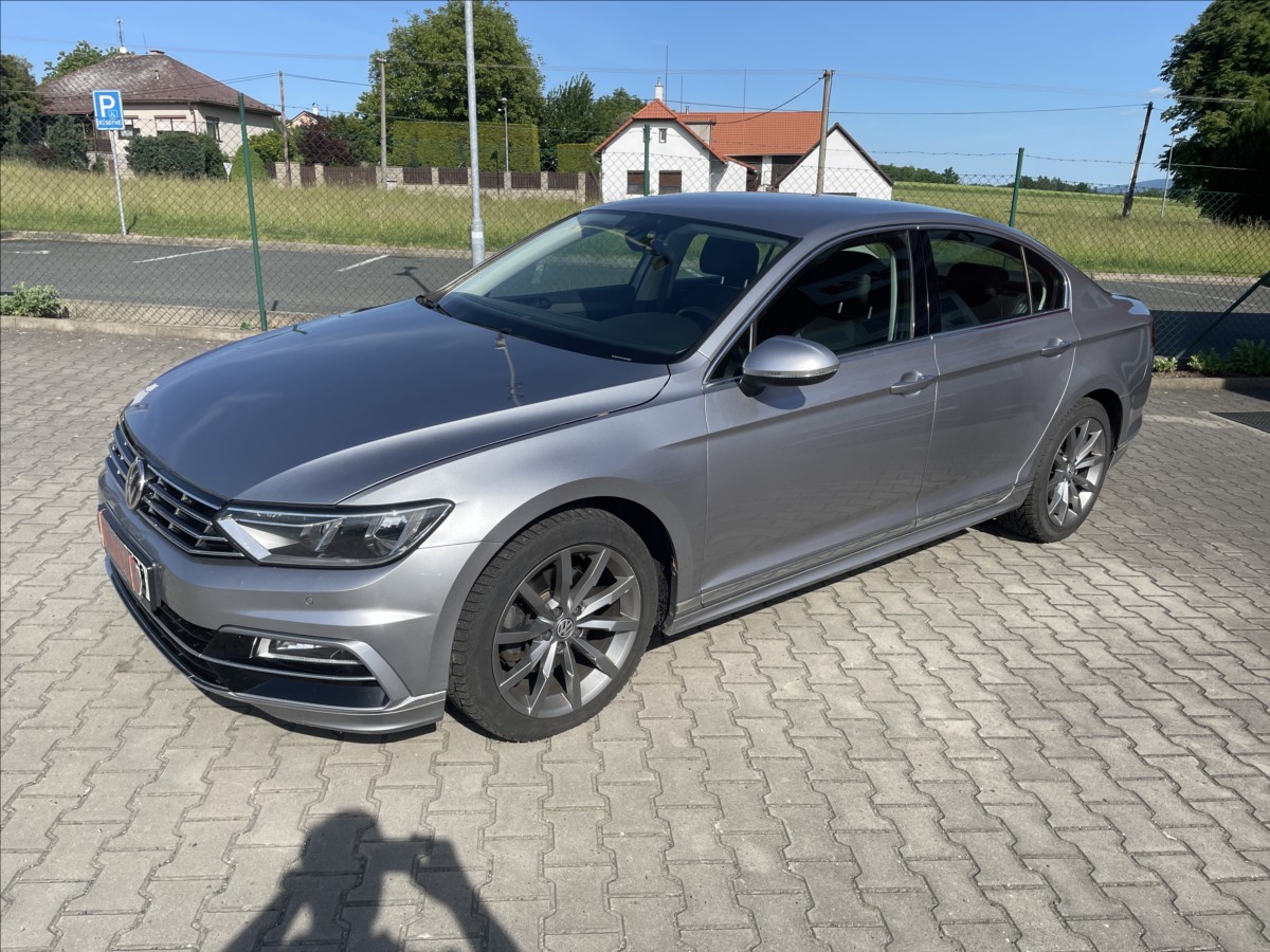 volkswagen-passat-2-0-tdi-r-line-dsg-110-kw-cr-digiklima - 3