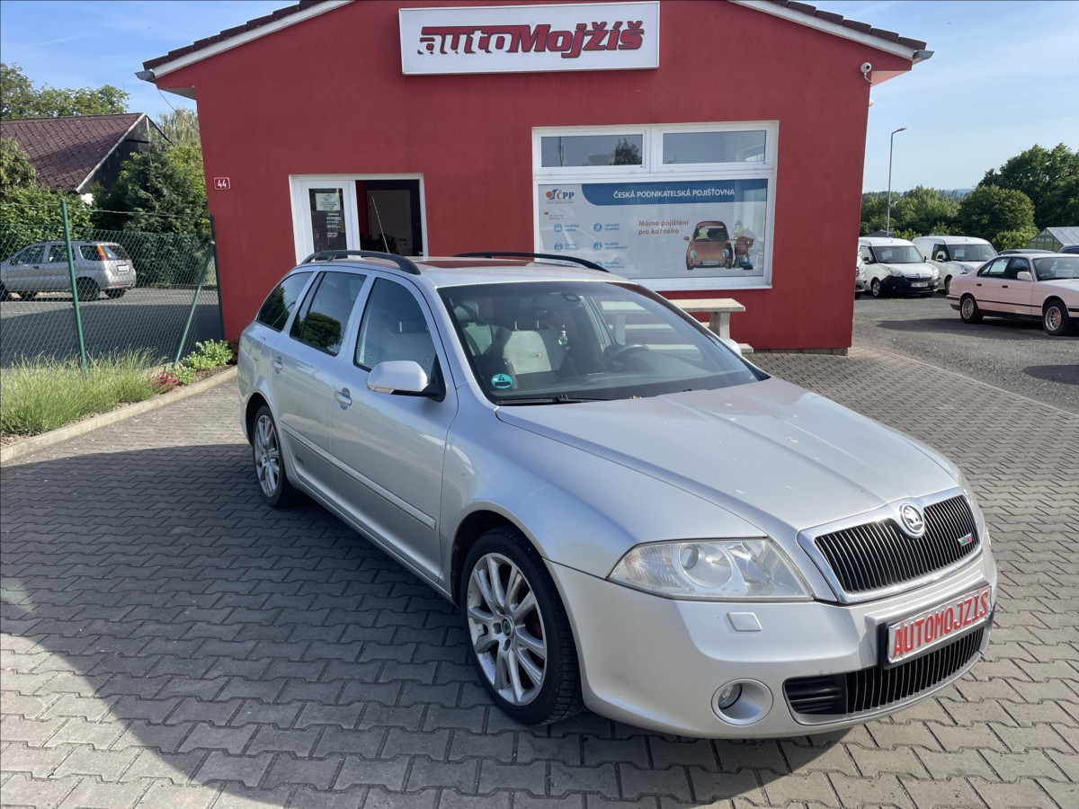 Škoda Octavia 2,0 TDI RS 125 kW XENONY STK 4/2028  II