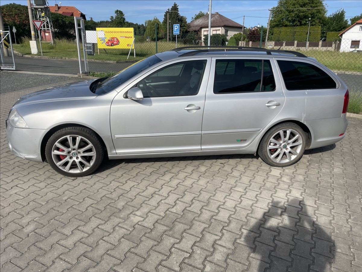 skoda-octavia-2-0-tdi-rs-125-kw-xenony-stk-4-2028-ii - 3