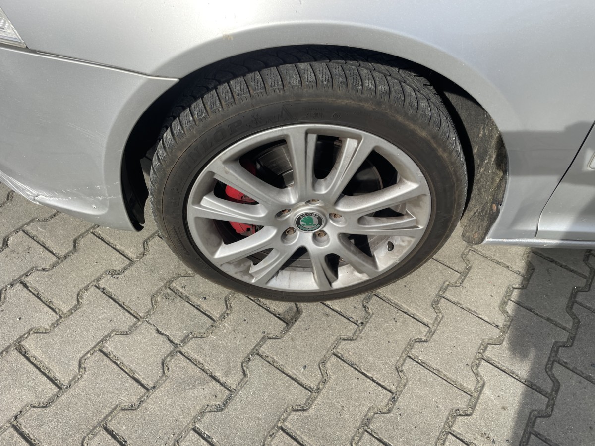 skoda-octavia-2-0-tdi-rs-125-kw-xenony-stk-4-2028-ii - 4