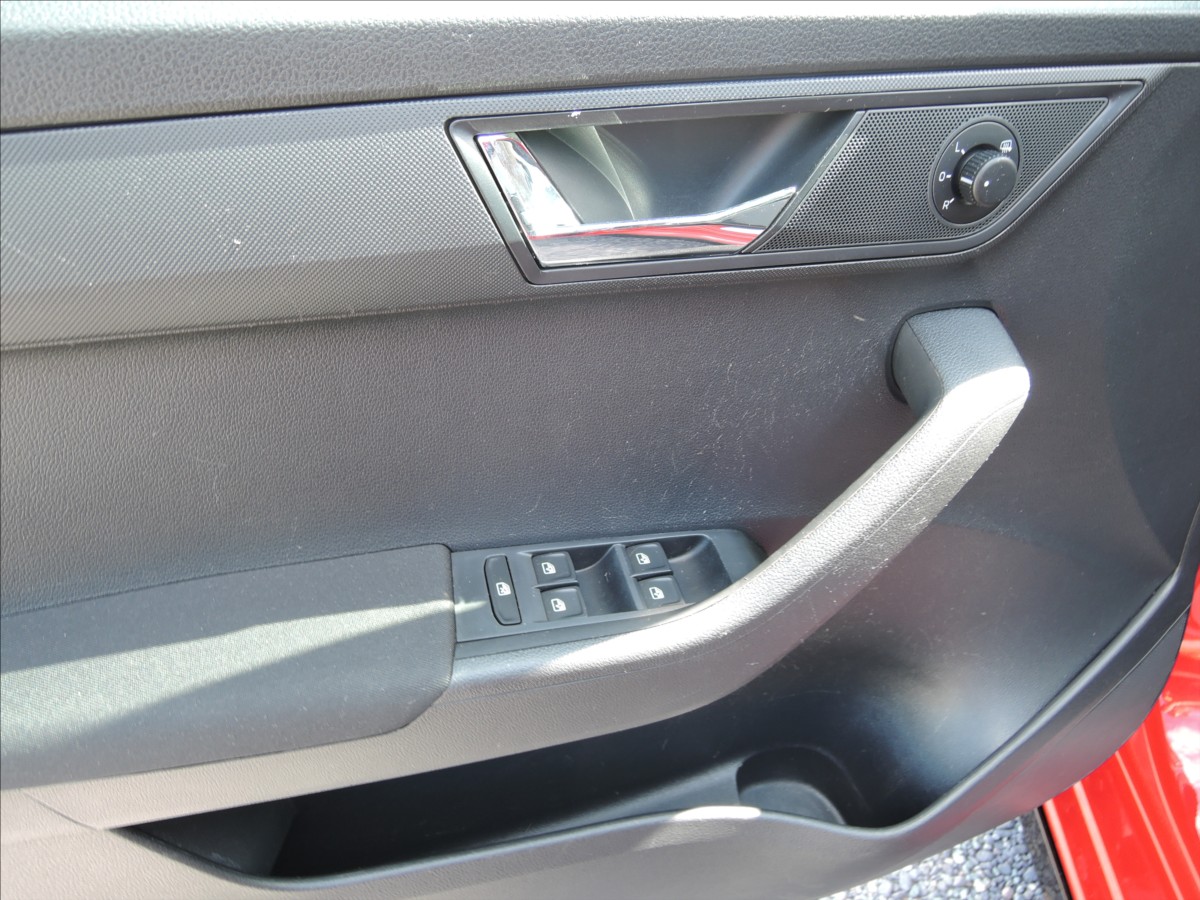 skoda-fabia-1-2-tsi-monte-carlo - 9