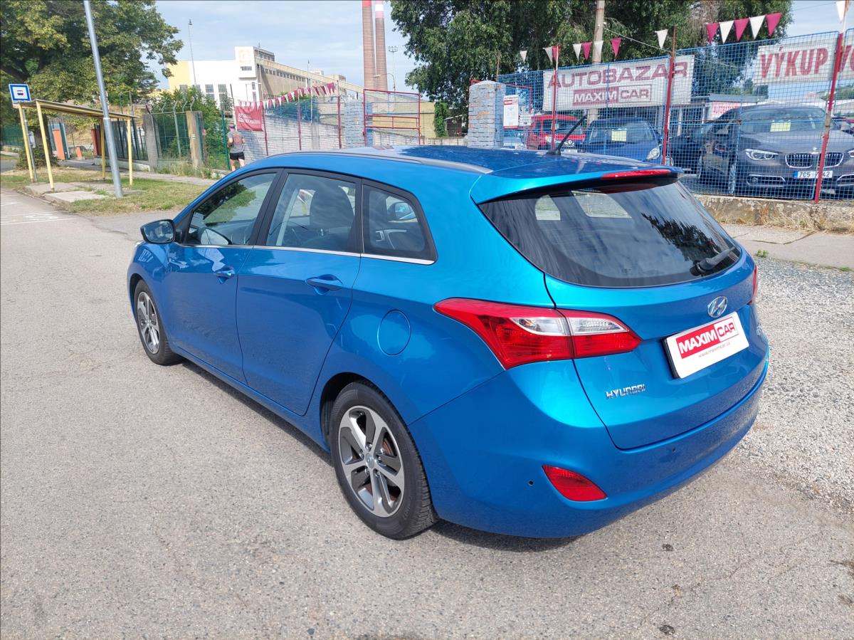 hyundai-i30-1-6-gdi-top-bez-investic - 6