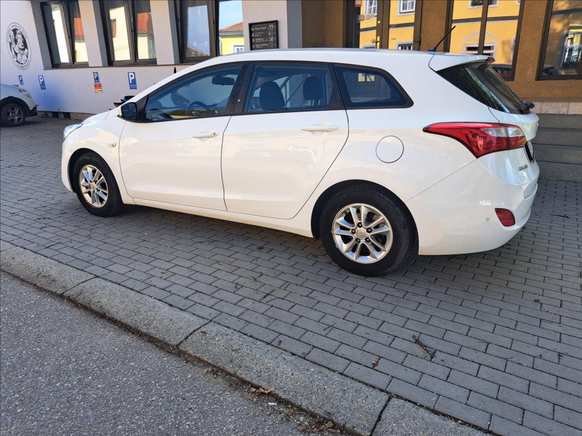 hyundai-i30-1-6-crdi-16v-dph - 4